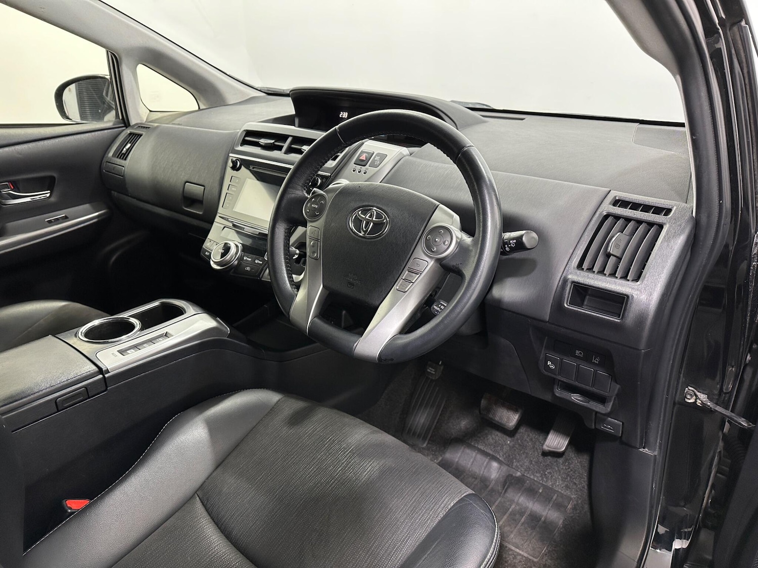 Used Toyota Prius+ 2019 for sale - 77102046: Photo 10