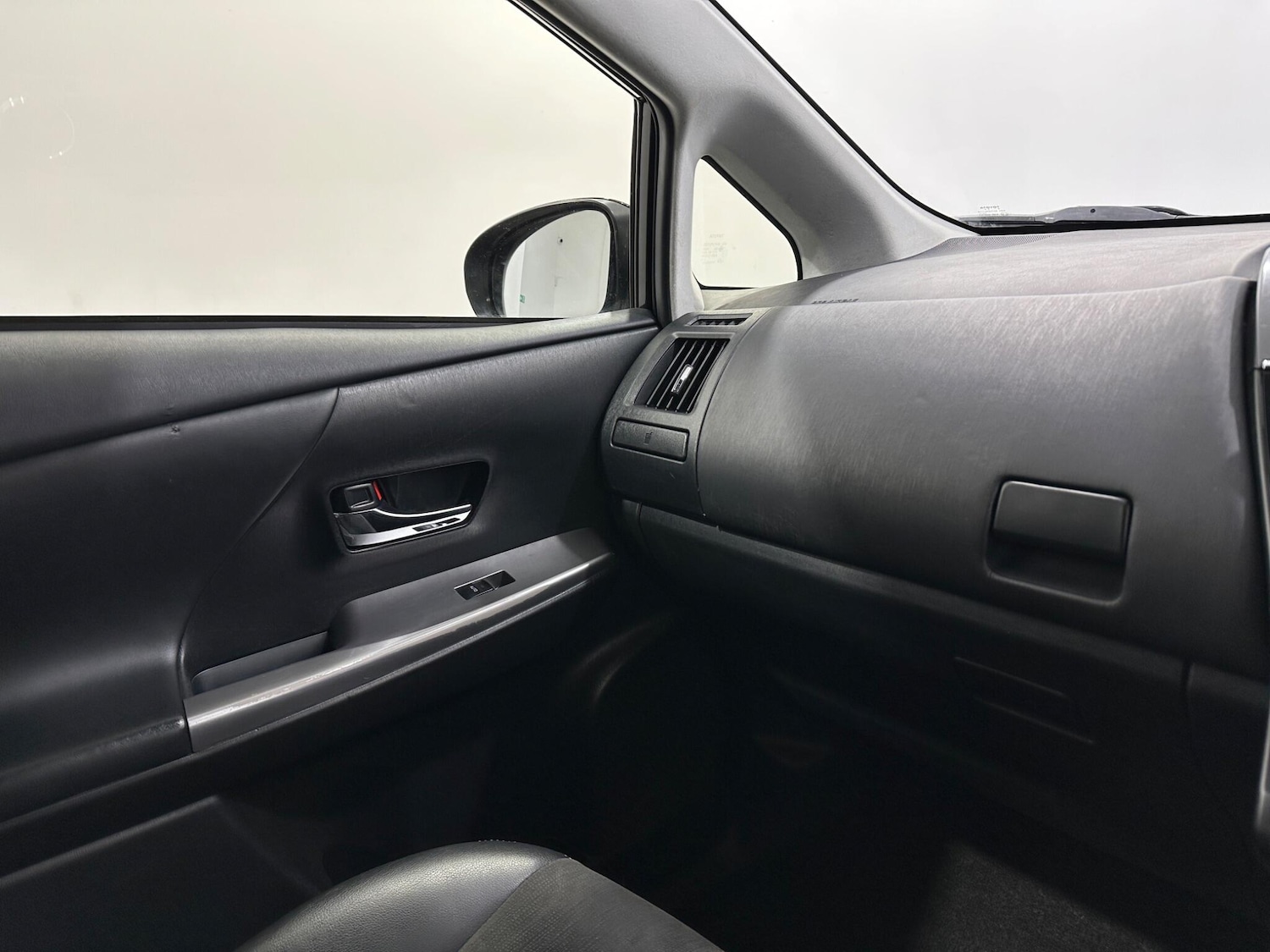 Used Toyota Prius+ 2019 for sale - 77102046: Photo 24