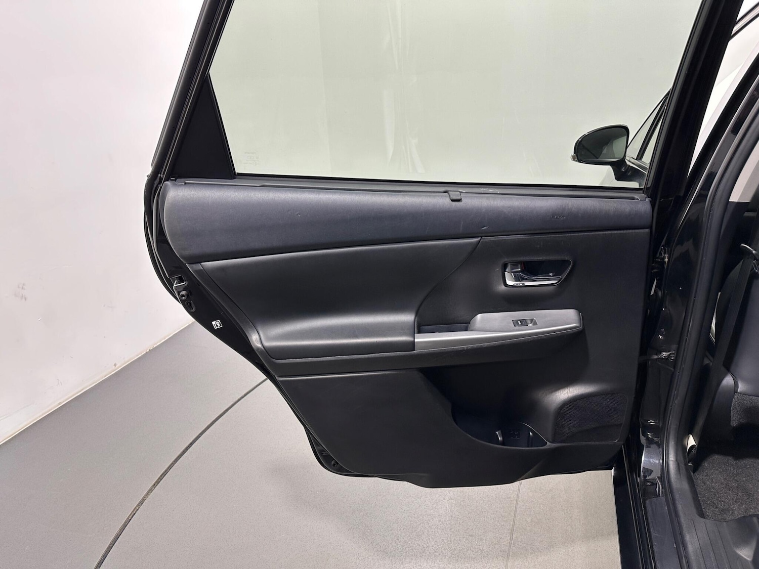 Used Toyota Prius+ 2019 for sale - 77102046: Photo 37