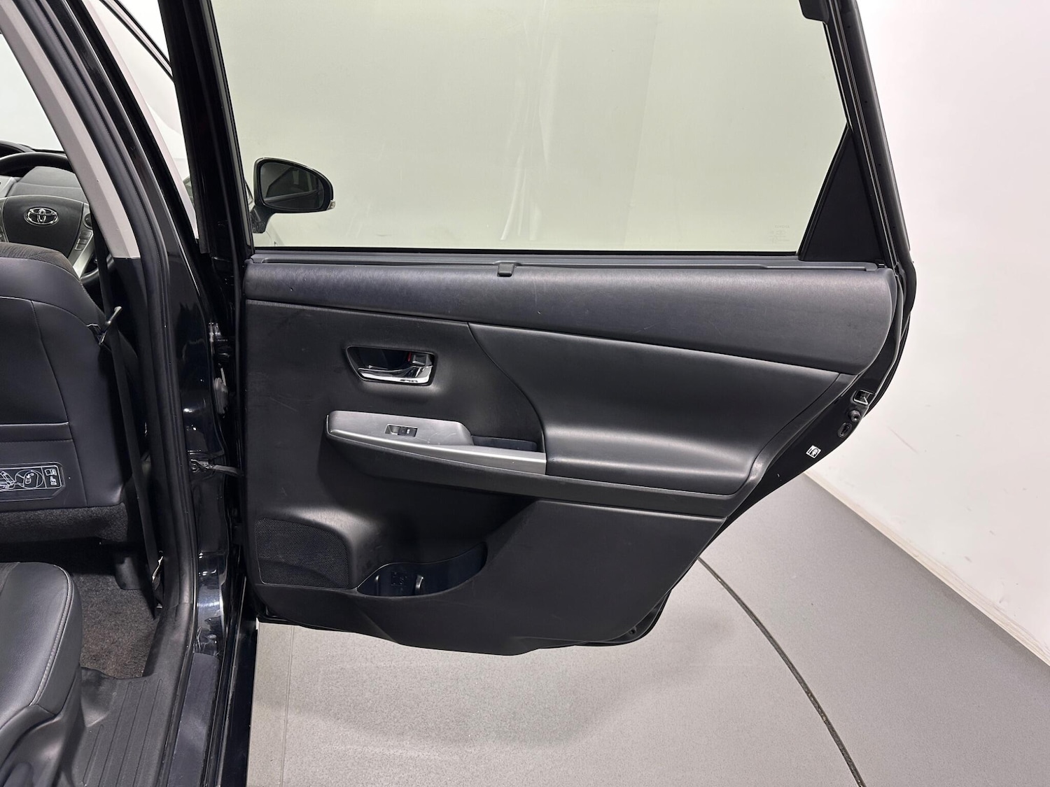 Used Toyota Prius+ 2019 for sale - 77102046: Photo 40