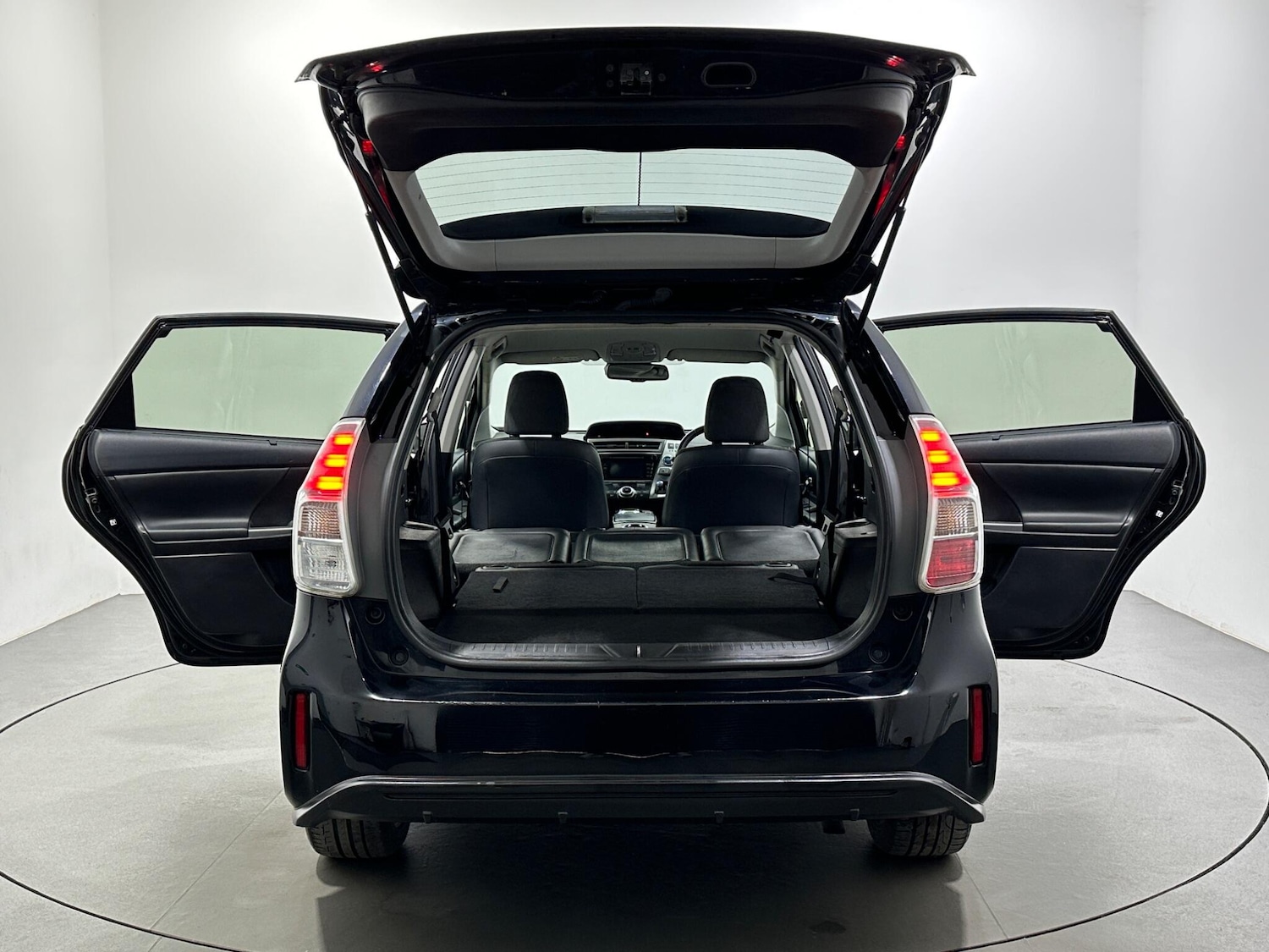 Used Toyota Prius+ 2019 for sale - 77102046: Photo 41