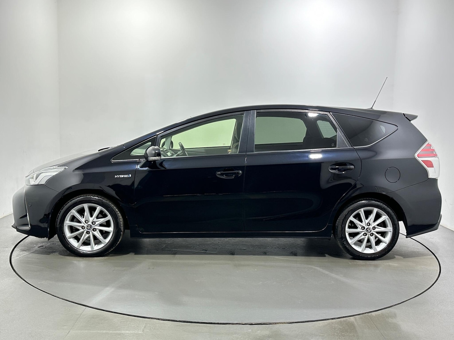 Used Toyota Prius+ 2019 for sale - 77102046: Photo 5