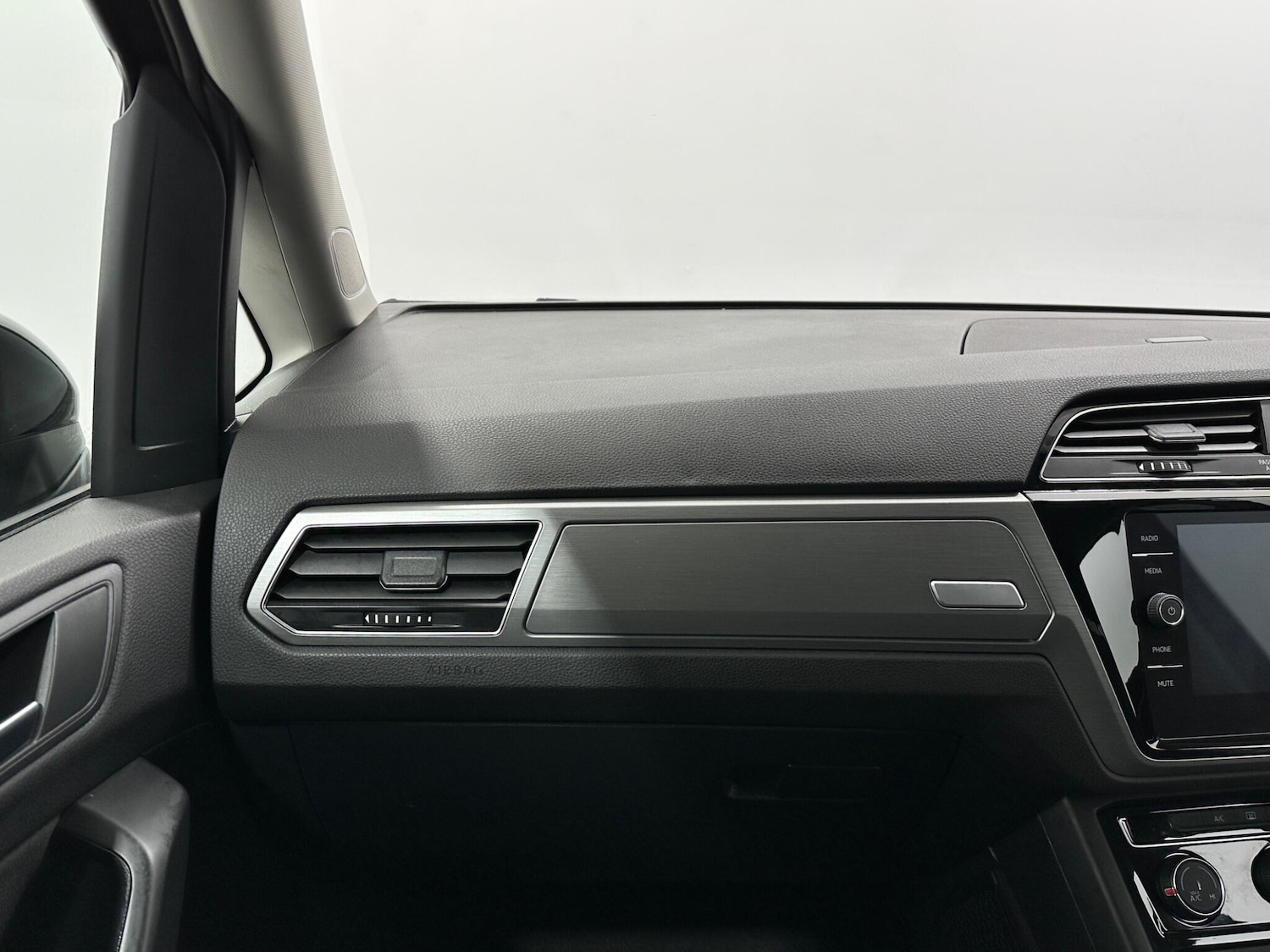 Used Volkswagen Touran 2019 for sale - 77705053: Photo 27