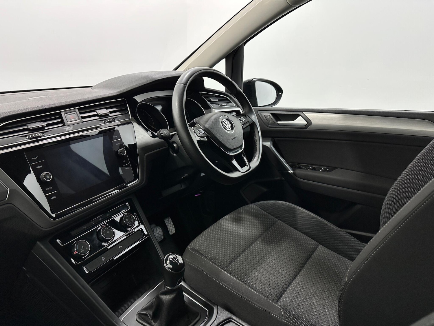 Used Volkswagen Touran 2019 for sale - 77705053: Photo 29