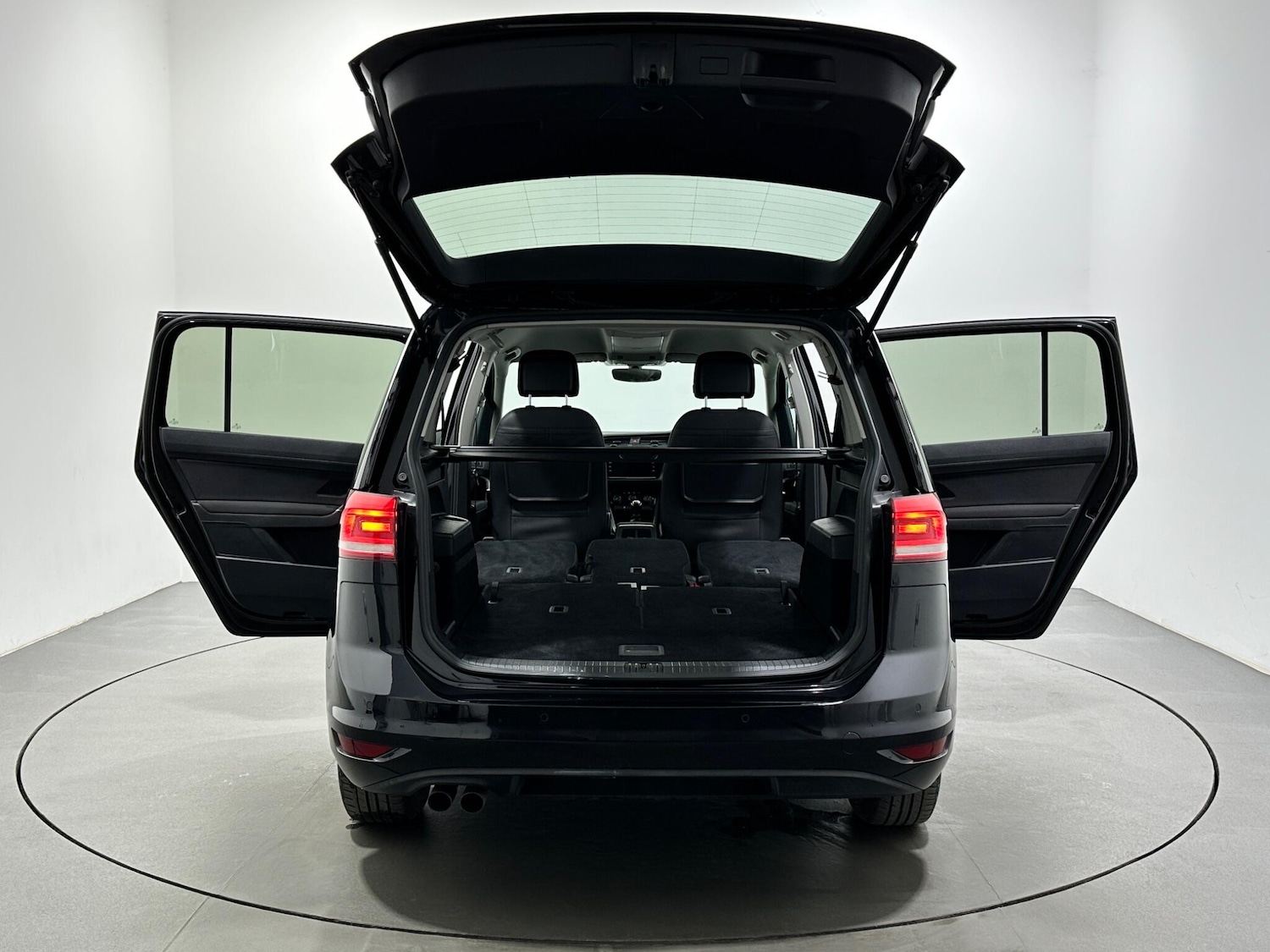 Used Volkswagen Touran 2019 for sale - 77705053: Photo 44