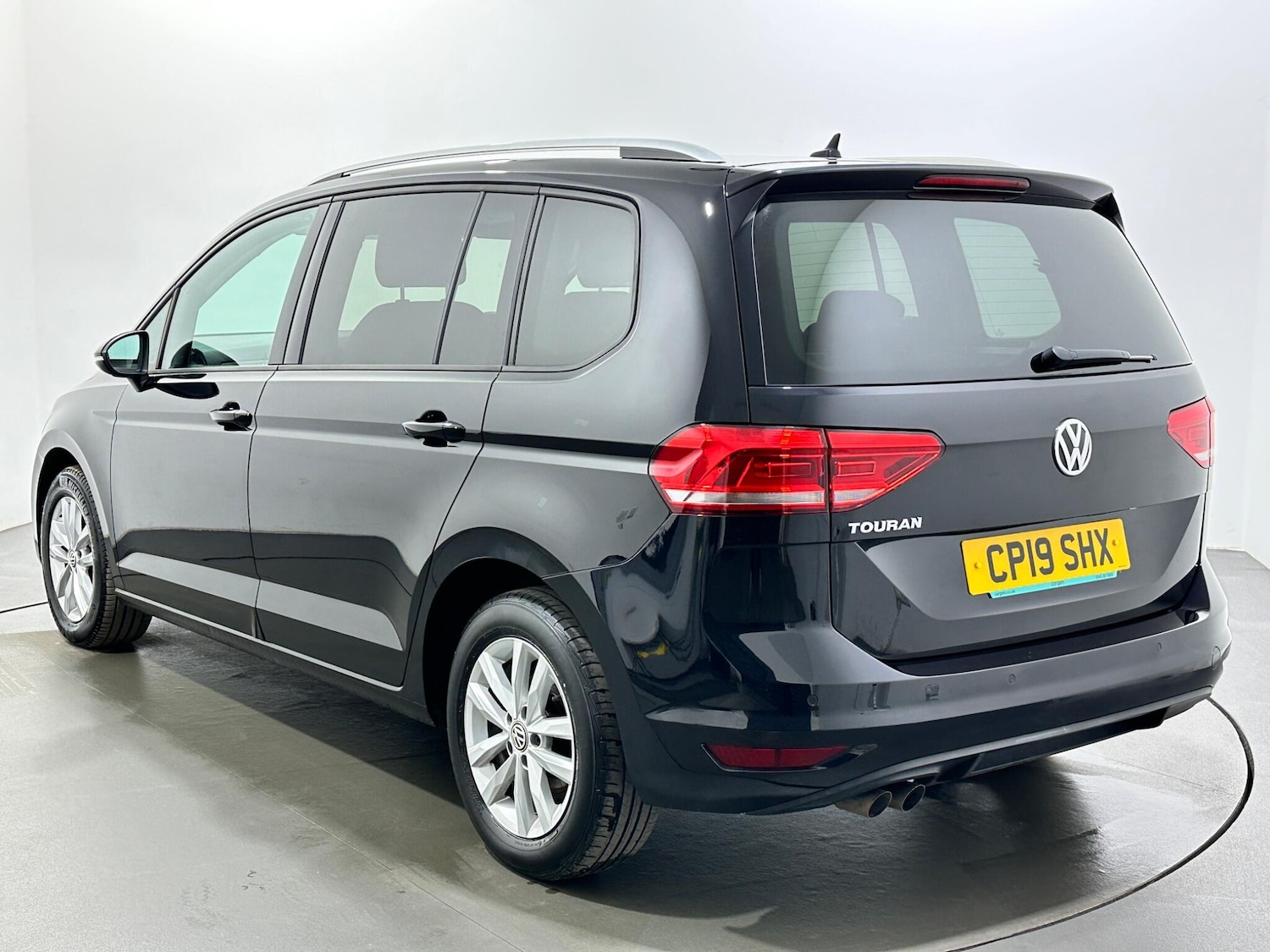 Used Volkswagen Touran 2019 for sale - 77705053: Photo 6