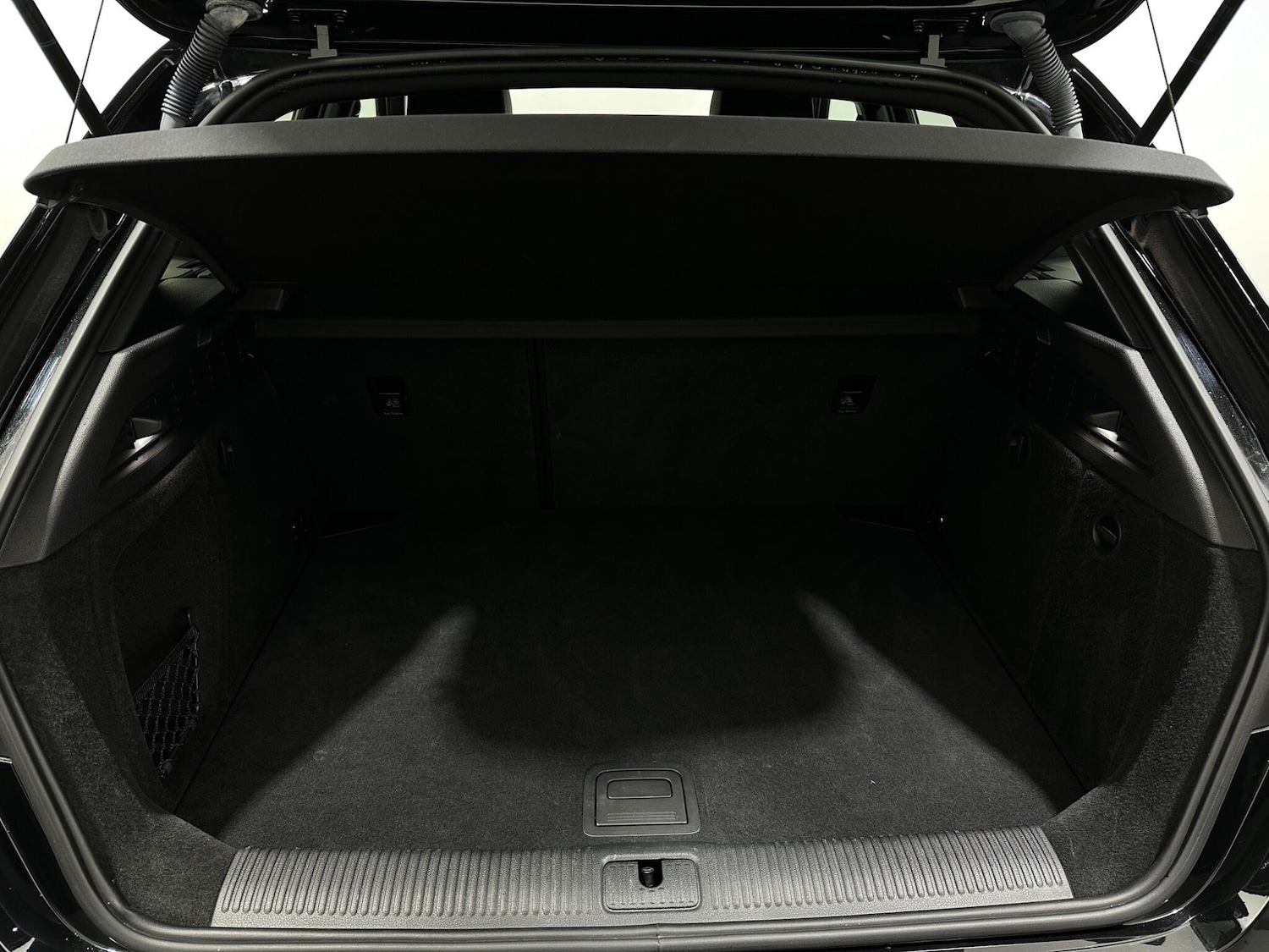 Used Audi A3 2018 for sale - 77670304: Photo 45