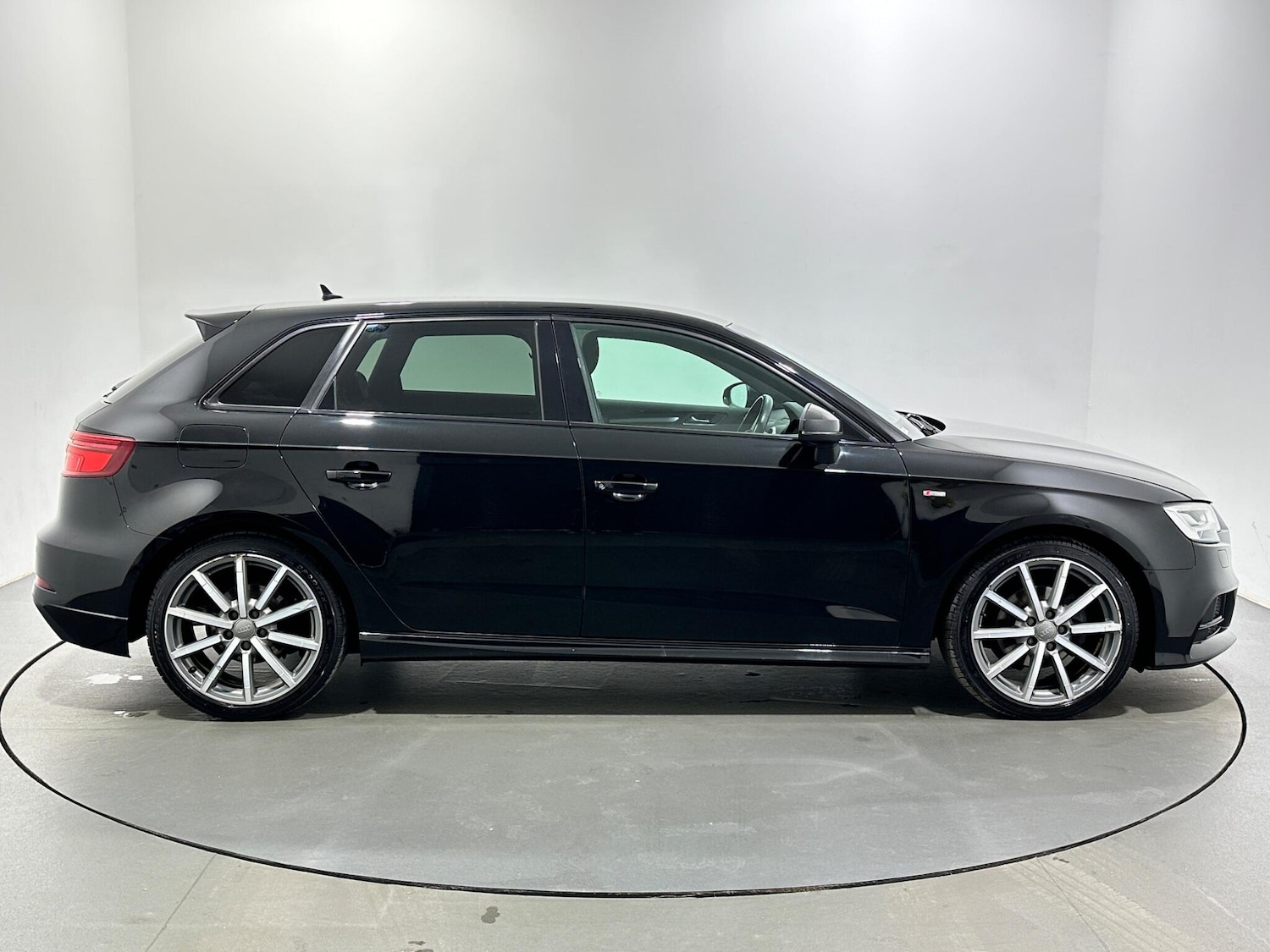 Used Audi A3 2018 for sale - 77670304: Photo 9
