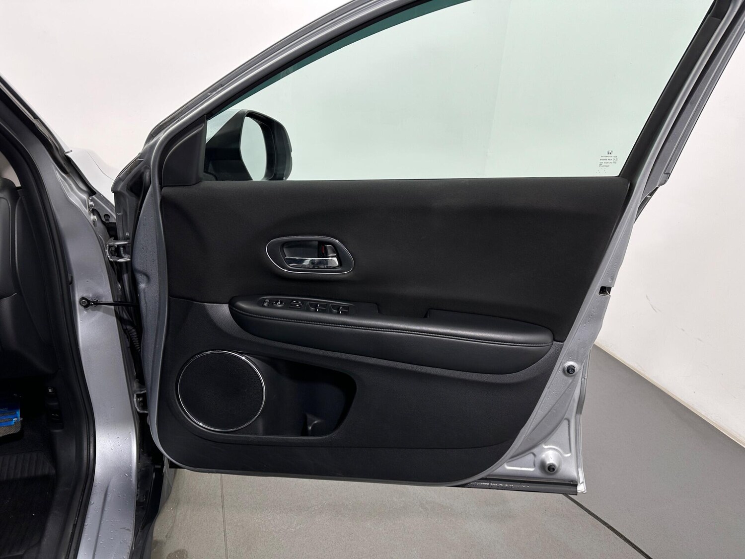 Used Honda HR-V 2017 for sale - 78058297: Photo 32