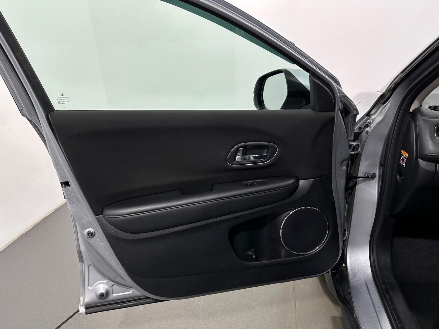 Used Honda HR-V 2017 for sale - 78058297: Photo 35