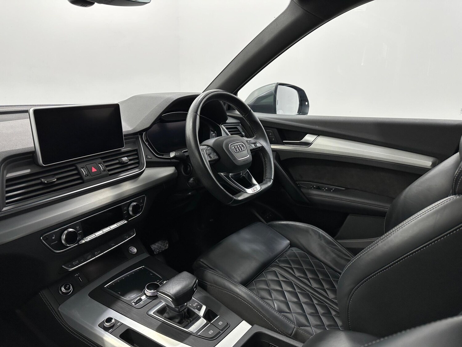 Used Audi Q5 2019 for sale - 78058892: Photo 33