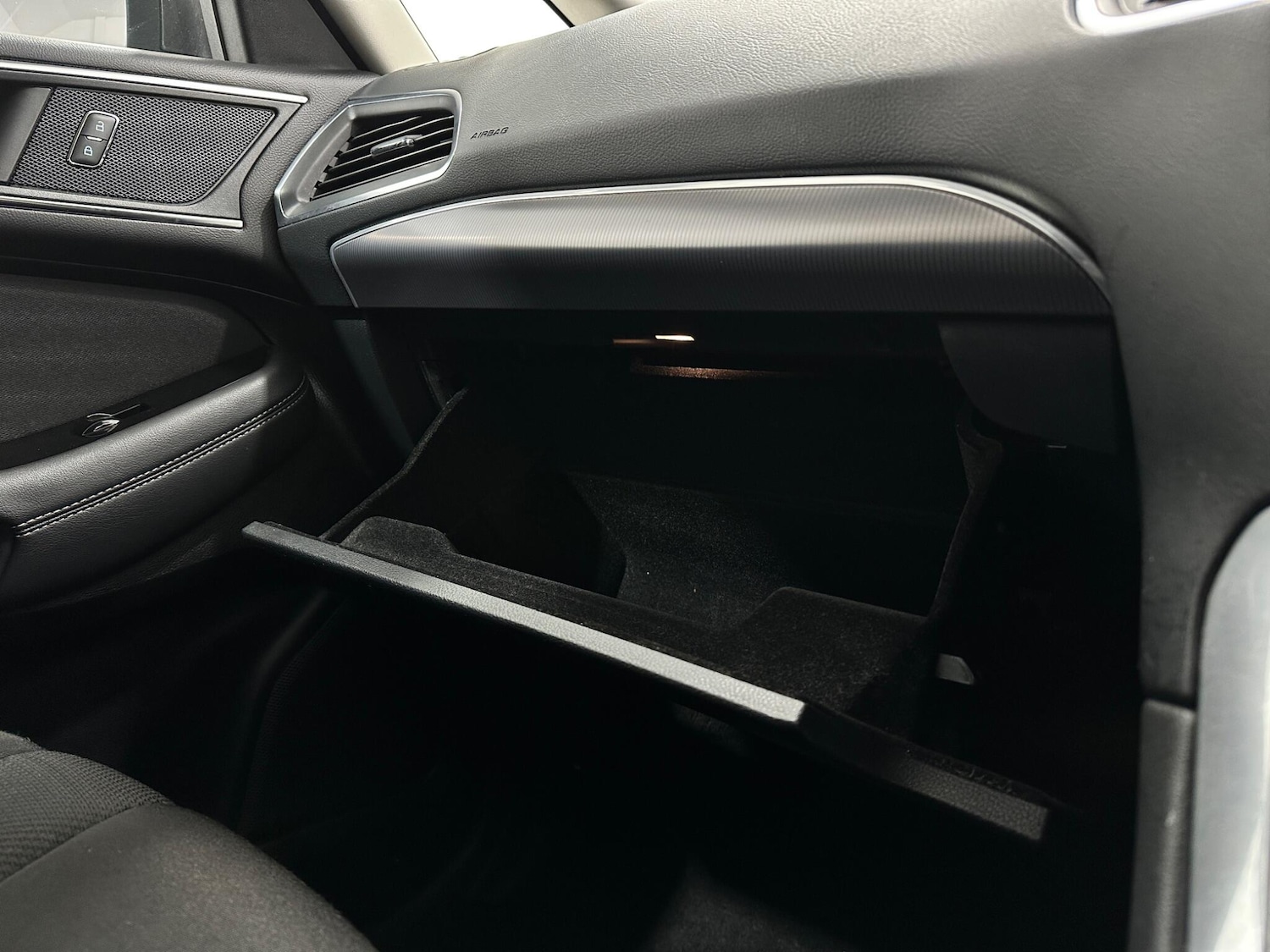 Used Ford S-Max for sale - 77695329: Photo 29