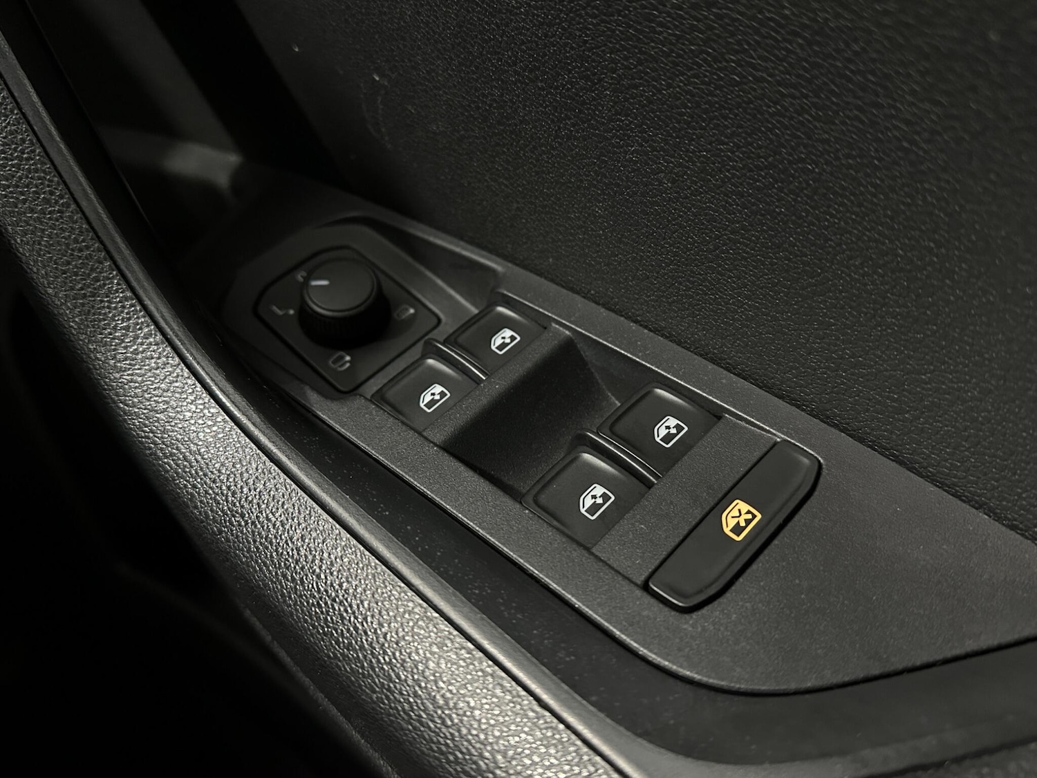 Used Skoda Karoq for sale - 77242712: Photo 17