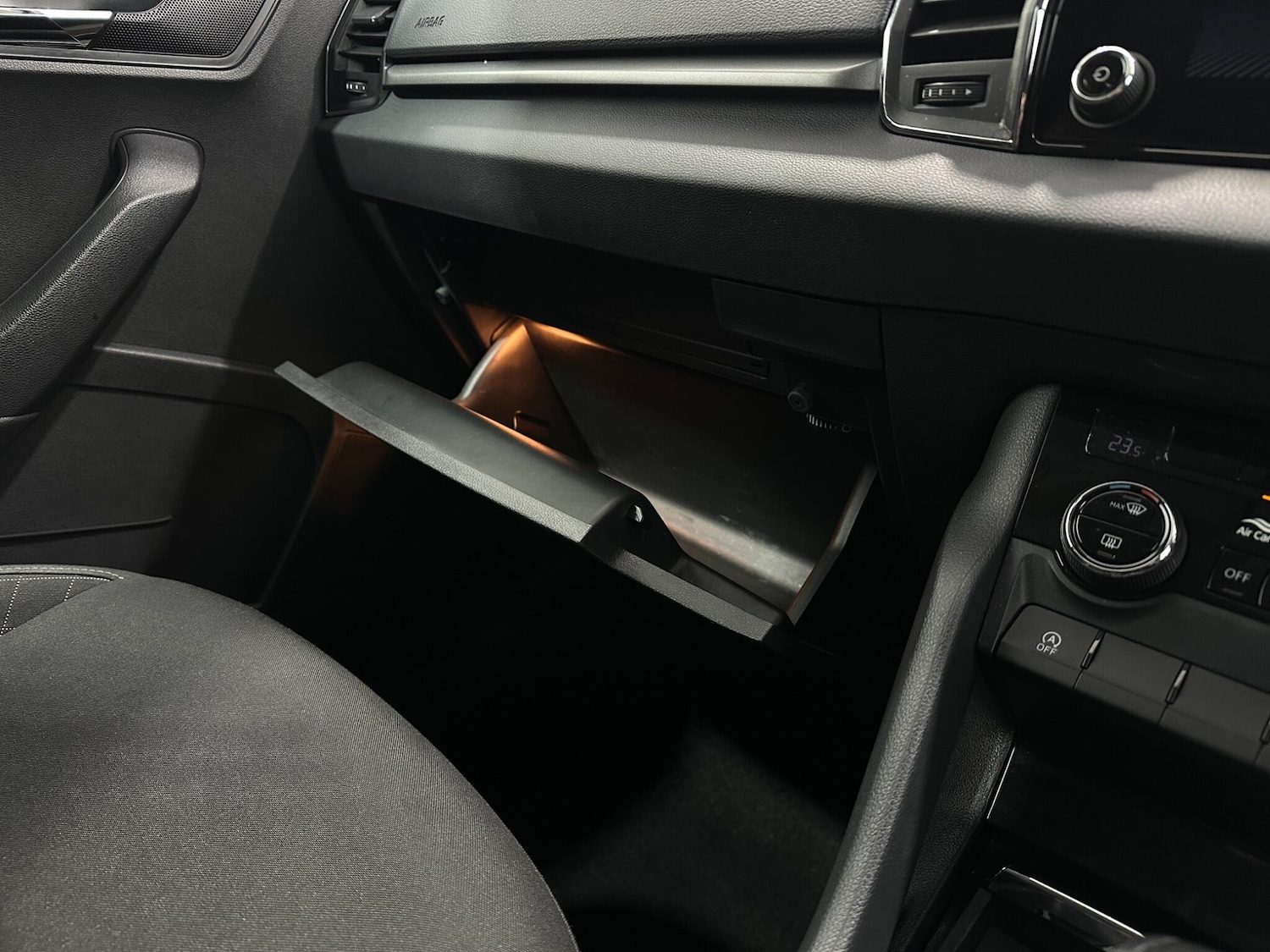 Used Skoda Karoq for sale - 77242712: Photo 24