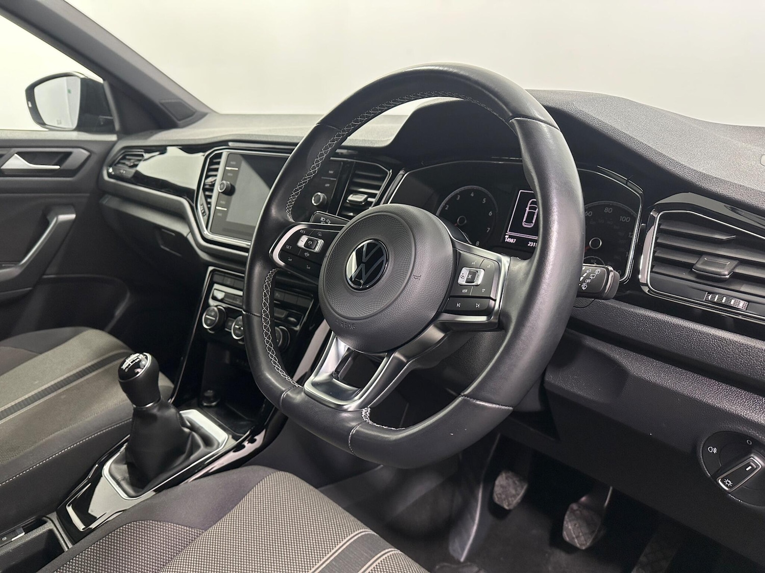 Used Volkswagen T-Roc for sale - 77291003: Photo 10