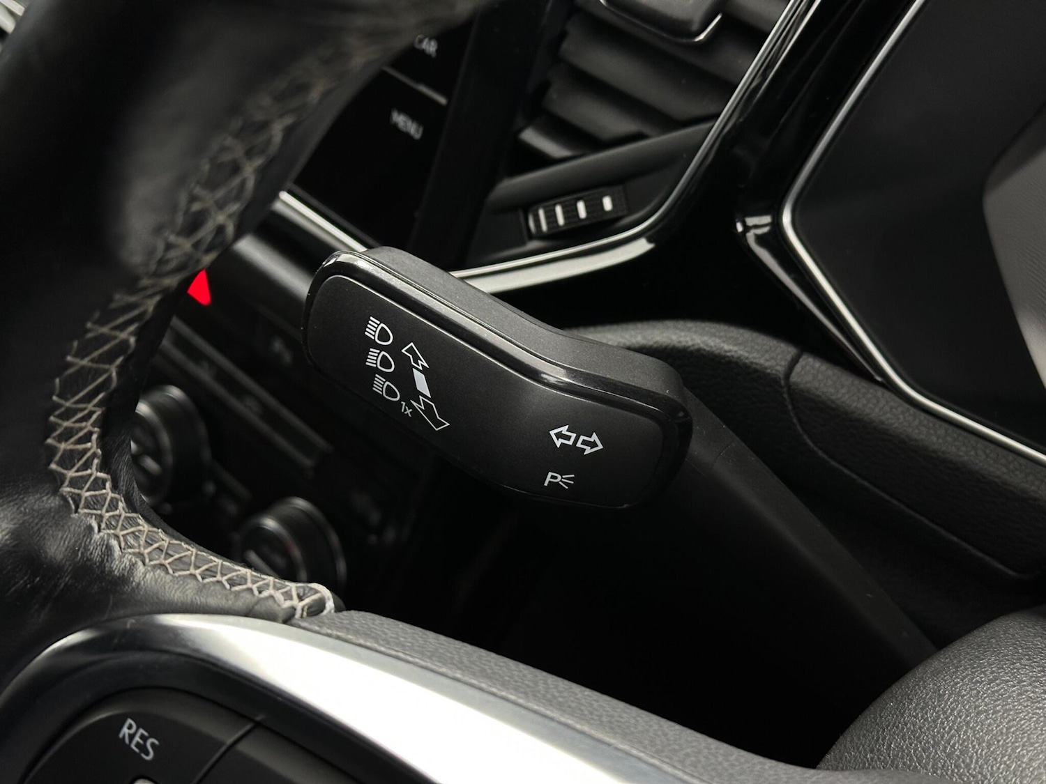 Used Volkswagen T-Roc for sale - 77291003: Photo 12