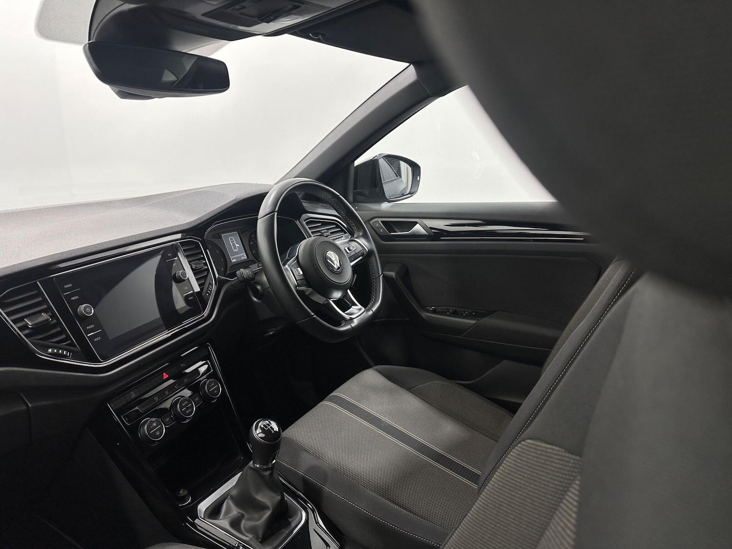 Used Volkswagen T-Roc for sale - 77291003: Photo 27