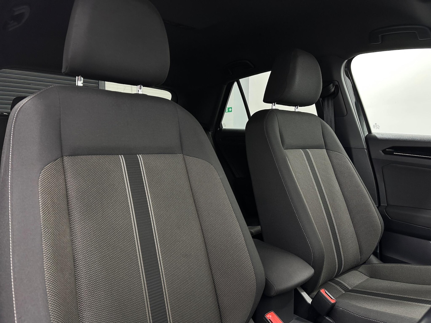 Used Volkswagen T-Roc for sale - 77291003: Photo 29