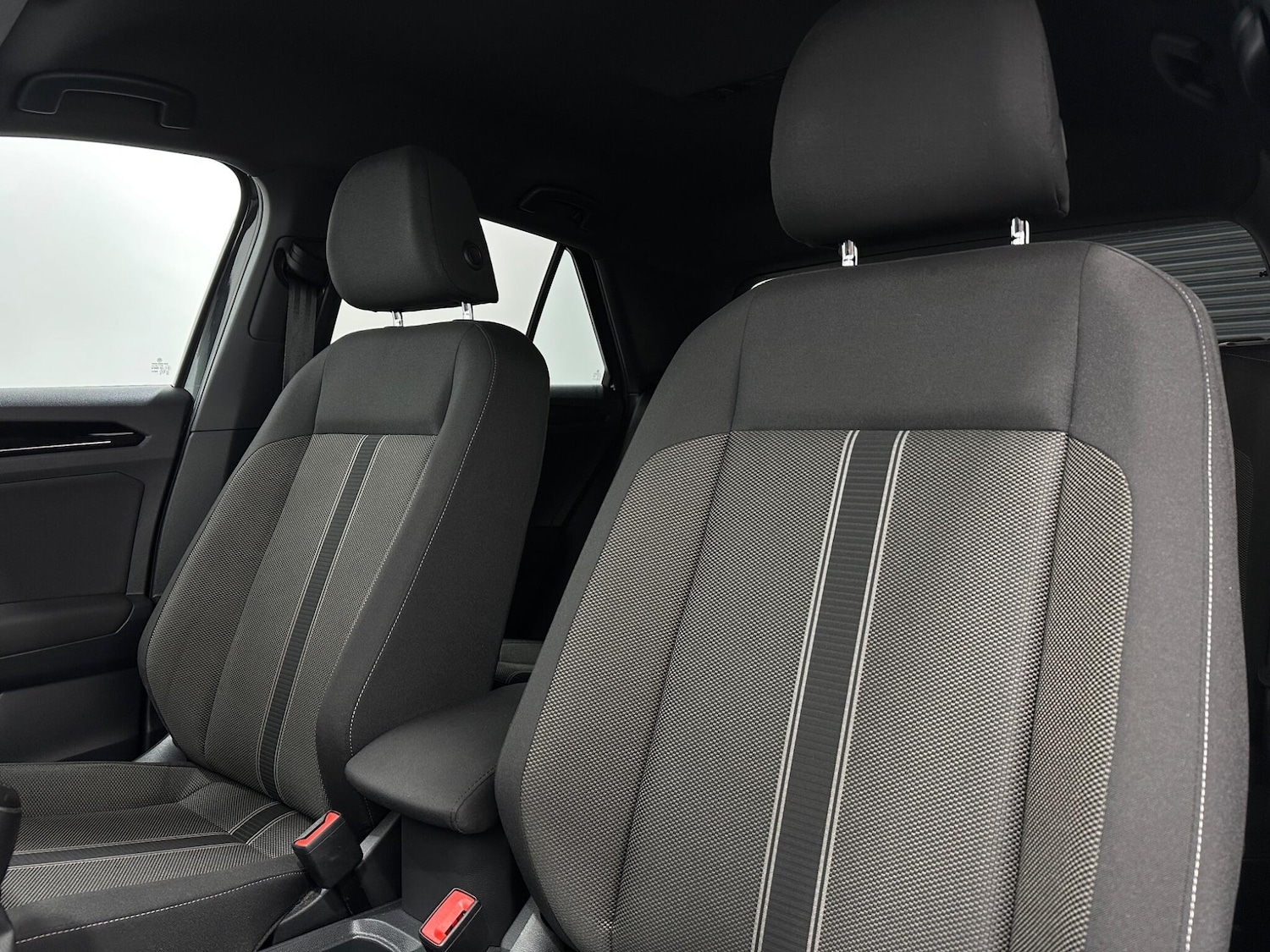 Used Volkswagen T-Roc for sale - 77291003: Photo 32