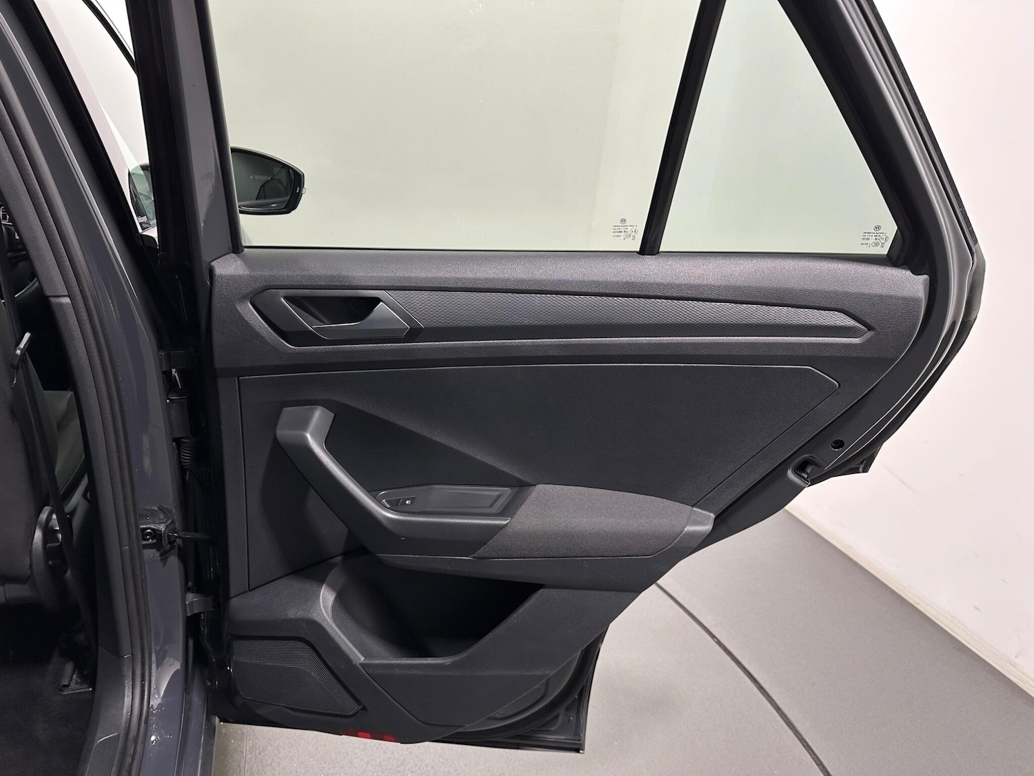 Used Volkswagen T-Roc for sale - 77291003: Photo 39