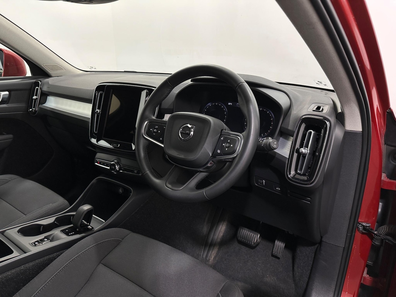 Used Volvo XC40 2021 for sale - 76878623: Photo 10