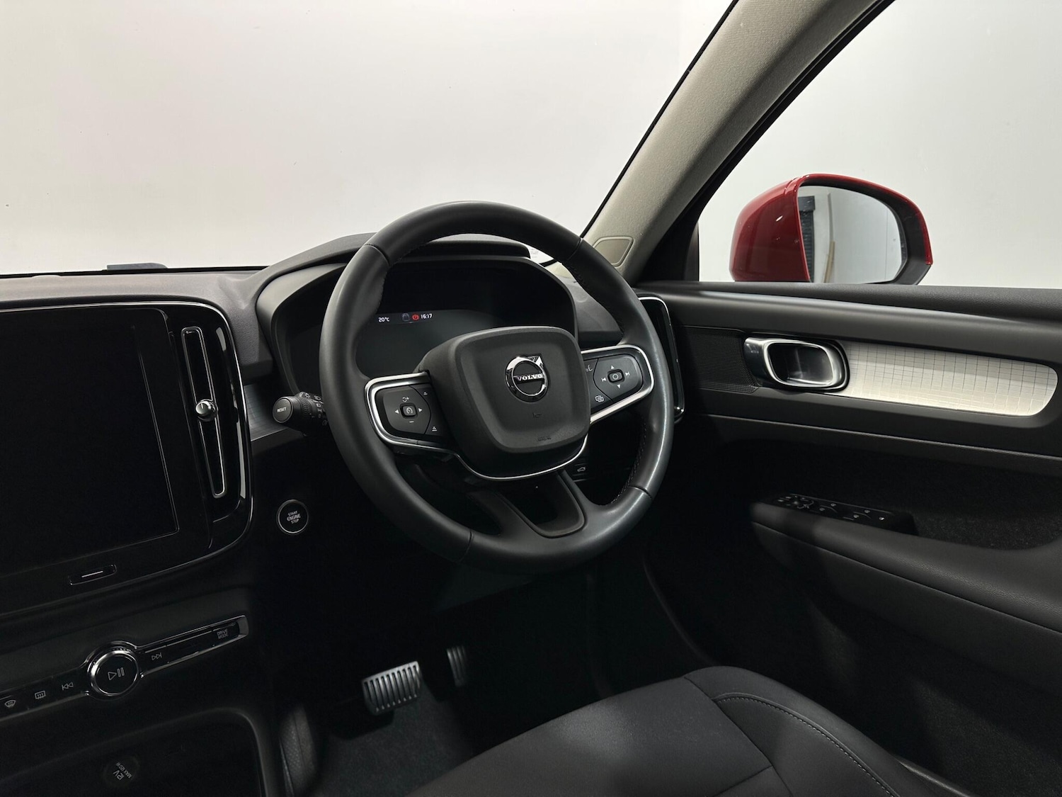 Used Volvo XC40 2021 for sale - 76878623: Photo 11