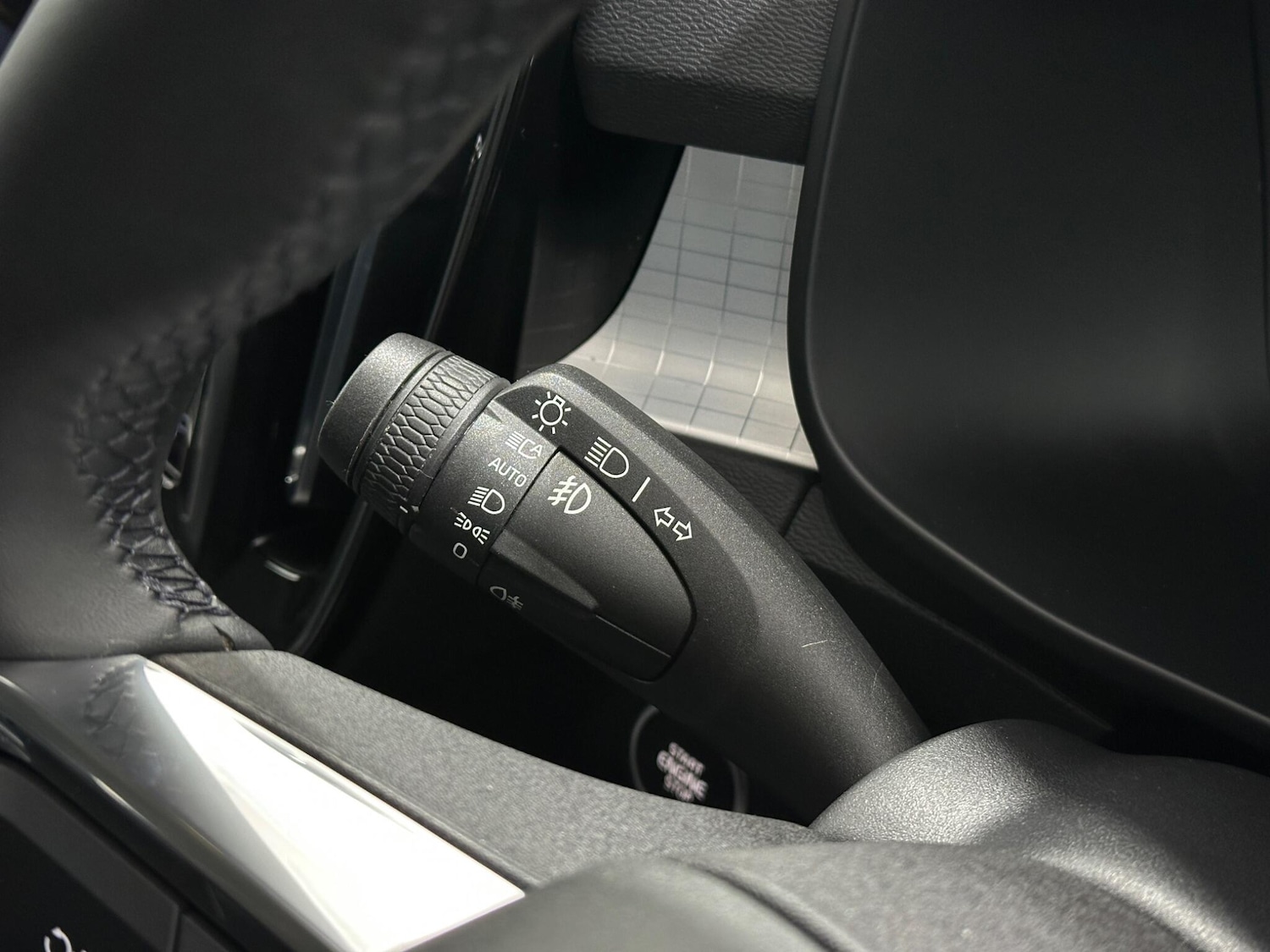 Used Volvo XC40 2021 for sale - 76878623: Photo 13