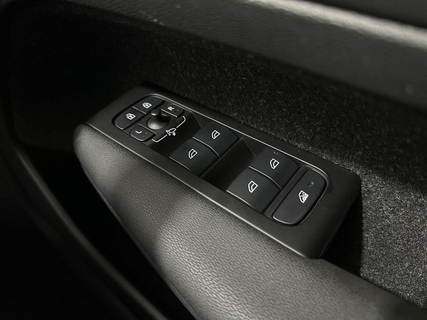 Used Volvo XC40 2021 for sale - 76878623: Photo 17