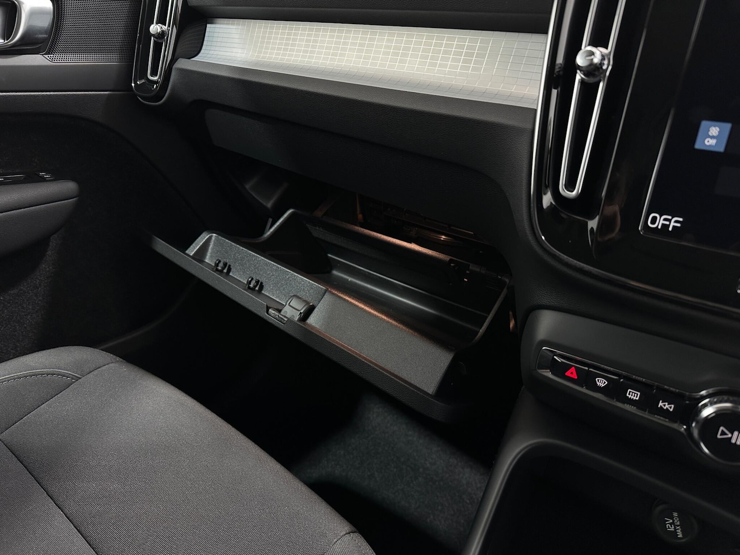 Used Volvo XC40 2021 for sale - 76878623: Photo 24