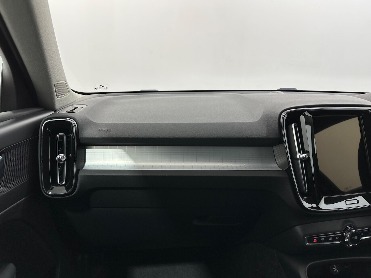 Used Volvo XC40 2021 for sale - 76878623: Photo 25