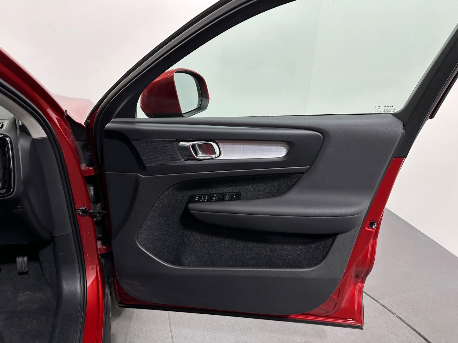 Used Volvo XC40 2021 for sale - 76878623: Photo 29