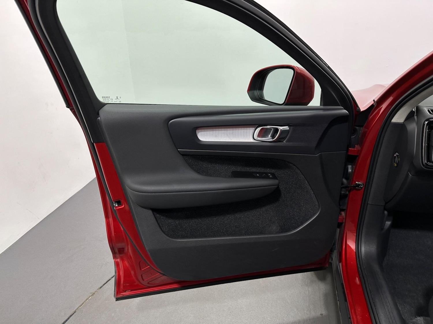 Used Volvo XC40 2021 for sale - 76878623: Photo 32