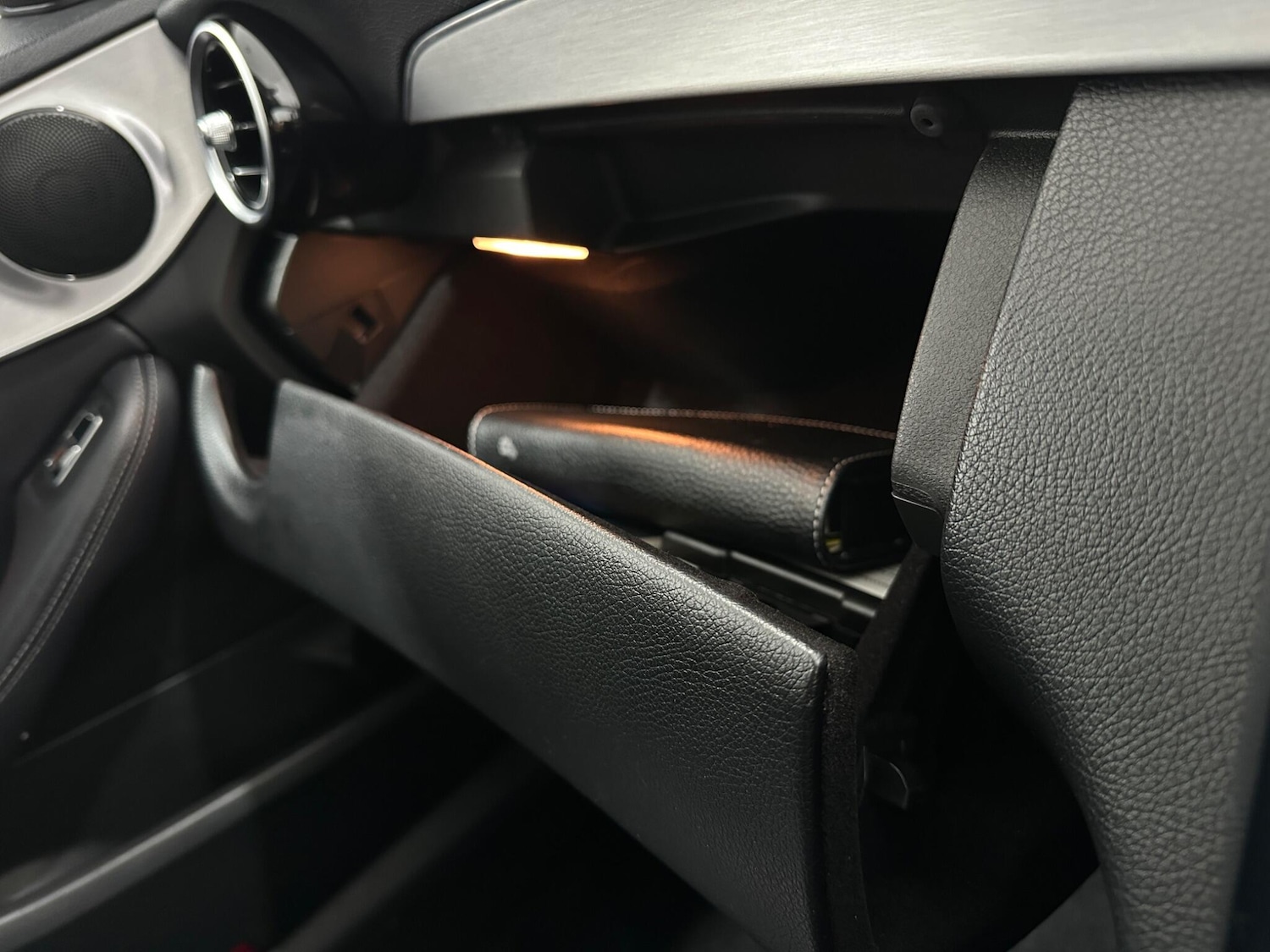 Used Mercedes-Benz C Class 2018 for sale - 76878819: Photo 28