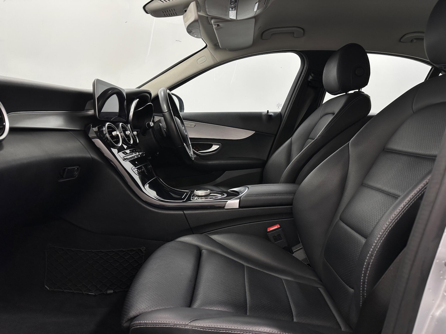 Used Mercedes-Benz C Class 2018 for sale - 76878819: Photo 34