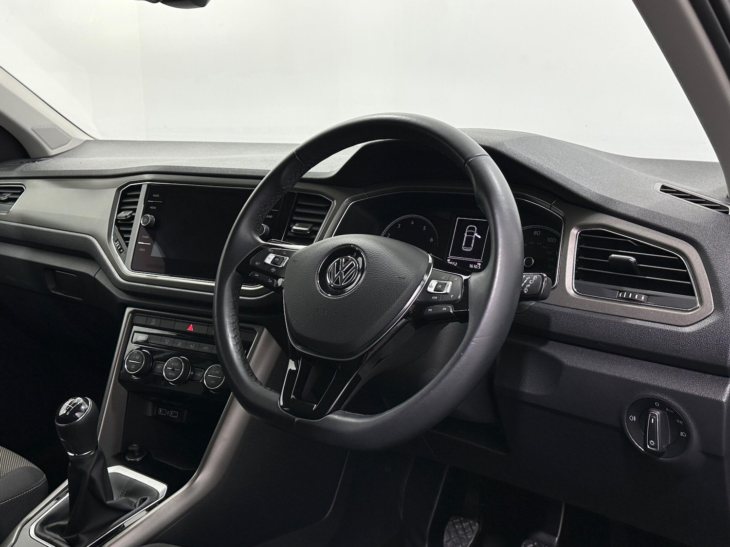 Used Volkswagen T-Roc 2020 for sale - 76878883: Photo 10