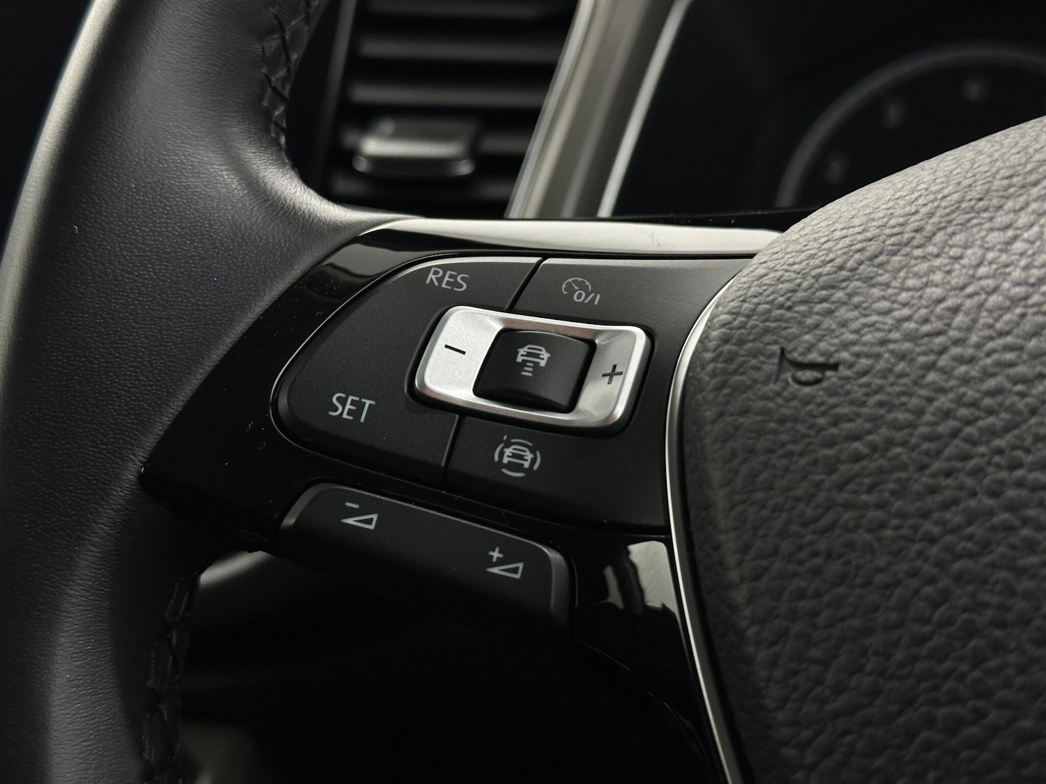 Used Volkswagen T-Roc 2020 for sale - 76878883: Photo 14