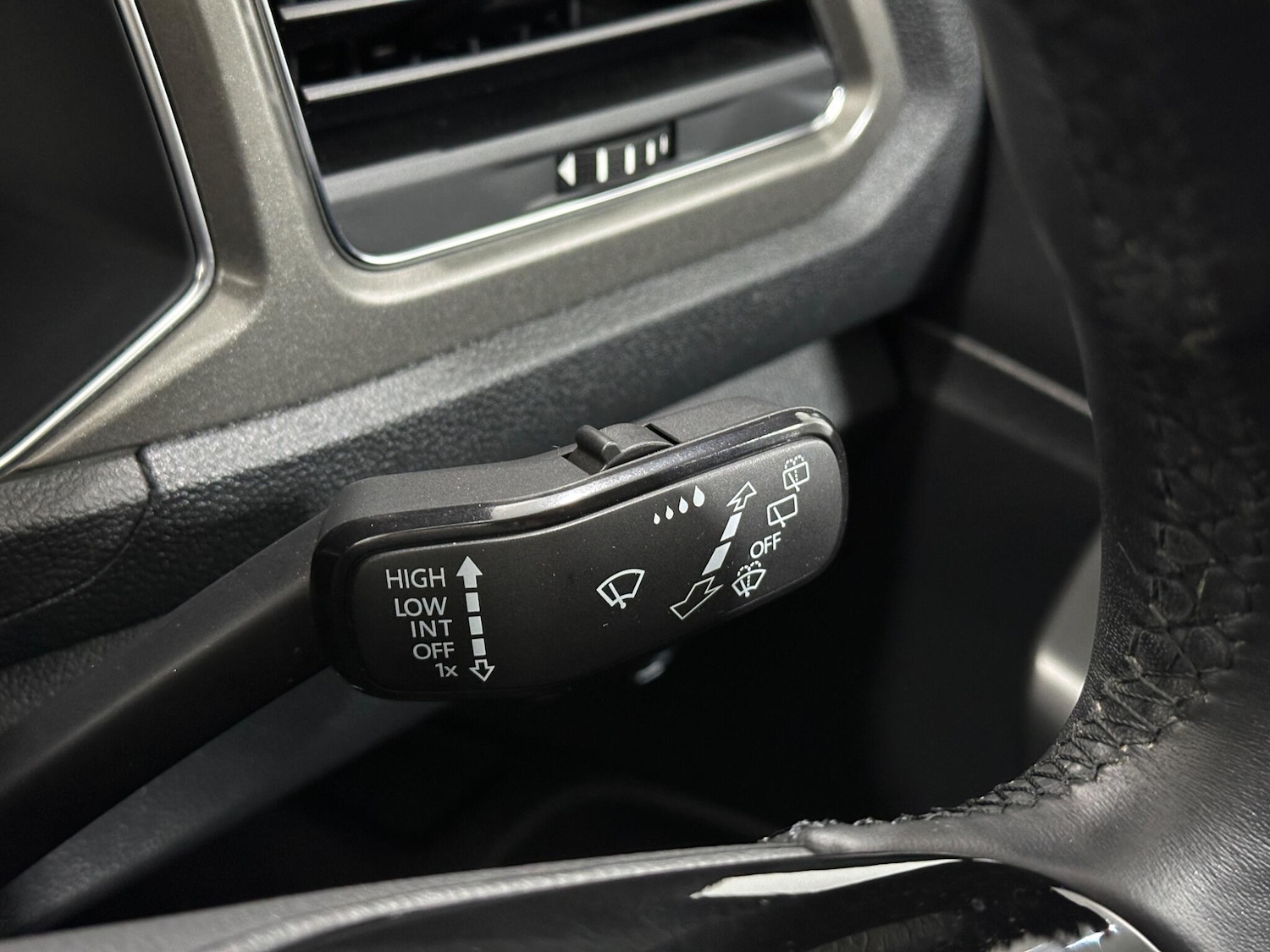 Used Volkswagen T-Roc 2020 for sale - 76878883: Photo 16