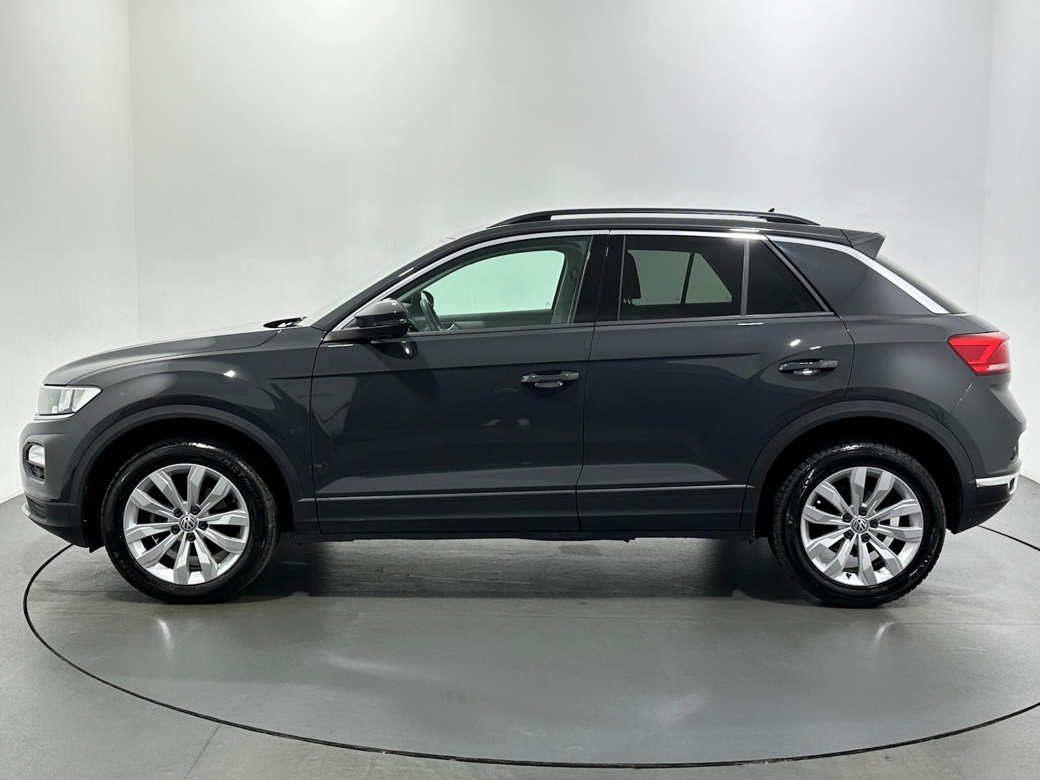 Used Volkswagen T-Roc 2020 for sale - 76878883: Photo 5