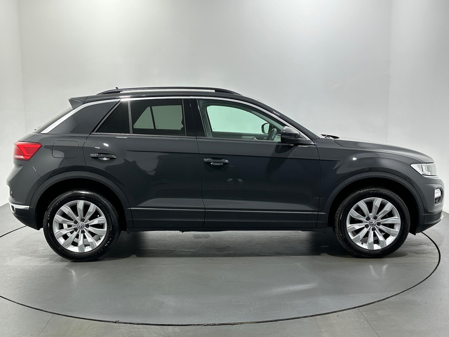 Used Volkswagen T-Roc 2020 for sale - 76878883: Photo 9