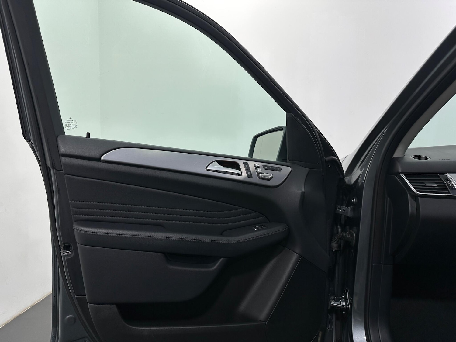 Used Mercedes-Benz GLE 2017 for sale - 77924843: Photo 40