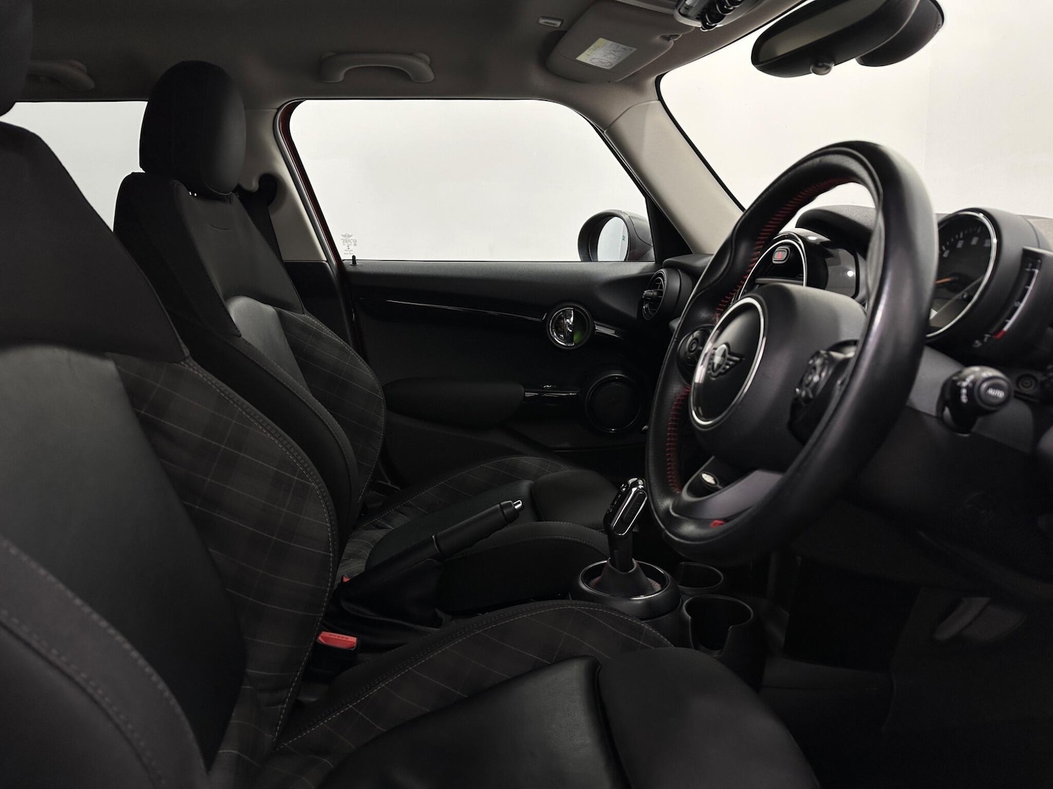 Used MINI Hatch 2018 for sale - 77400905: Photo 32