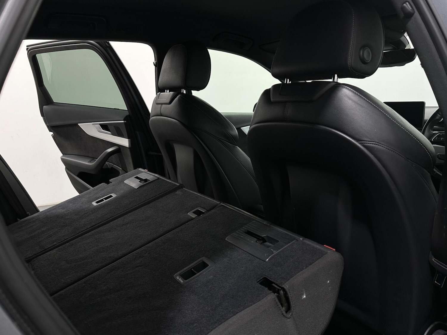 Used Audi A4 2019 for sale - 76878893: Photo 45