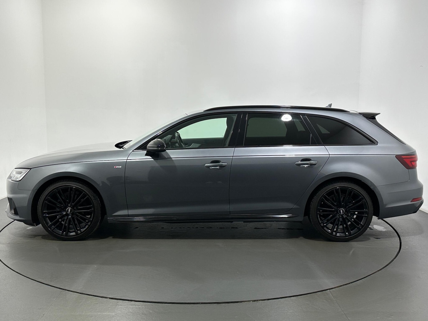 Used Audi A4 2019 for sale - 76878893: Photo 5