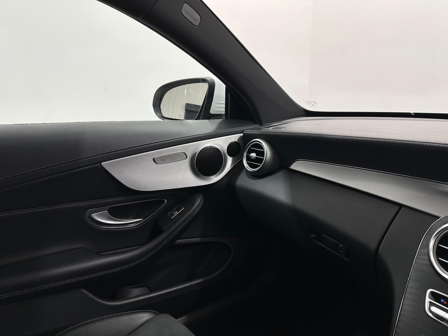 Used Mercedes-Benz C Class 2018 for sale - 77229460: Photo 27