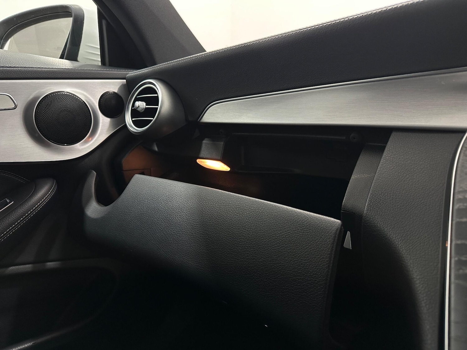 Used Mercedes-Benz C Class 2018 for sale - 77229460: Photo 28