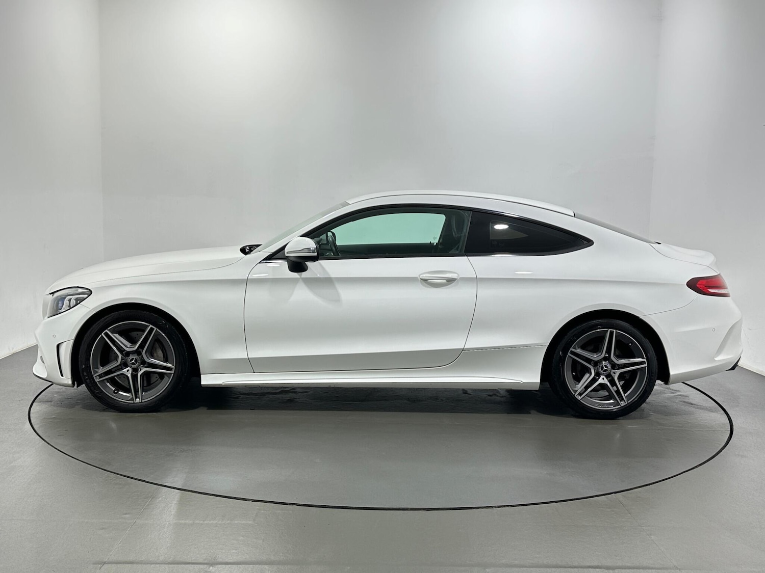 Used Mercedes-Benz C Class 2018 for sale - 77229460: Photo 5