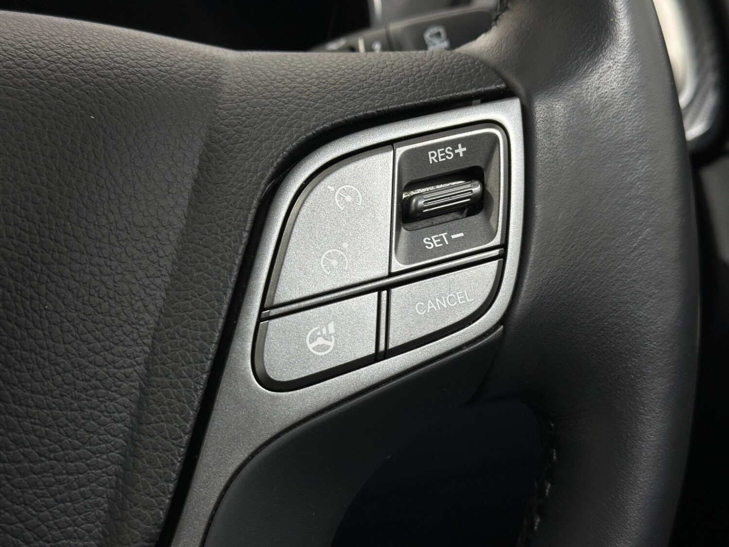 Used Hyundai Santa Fe 2018 for sale - 78020114: Photo 15