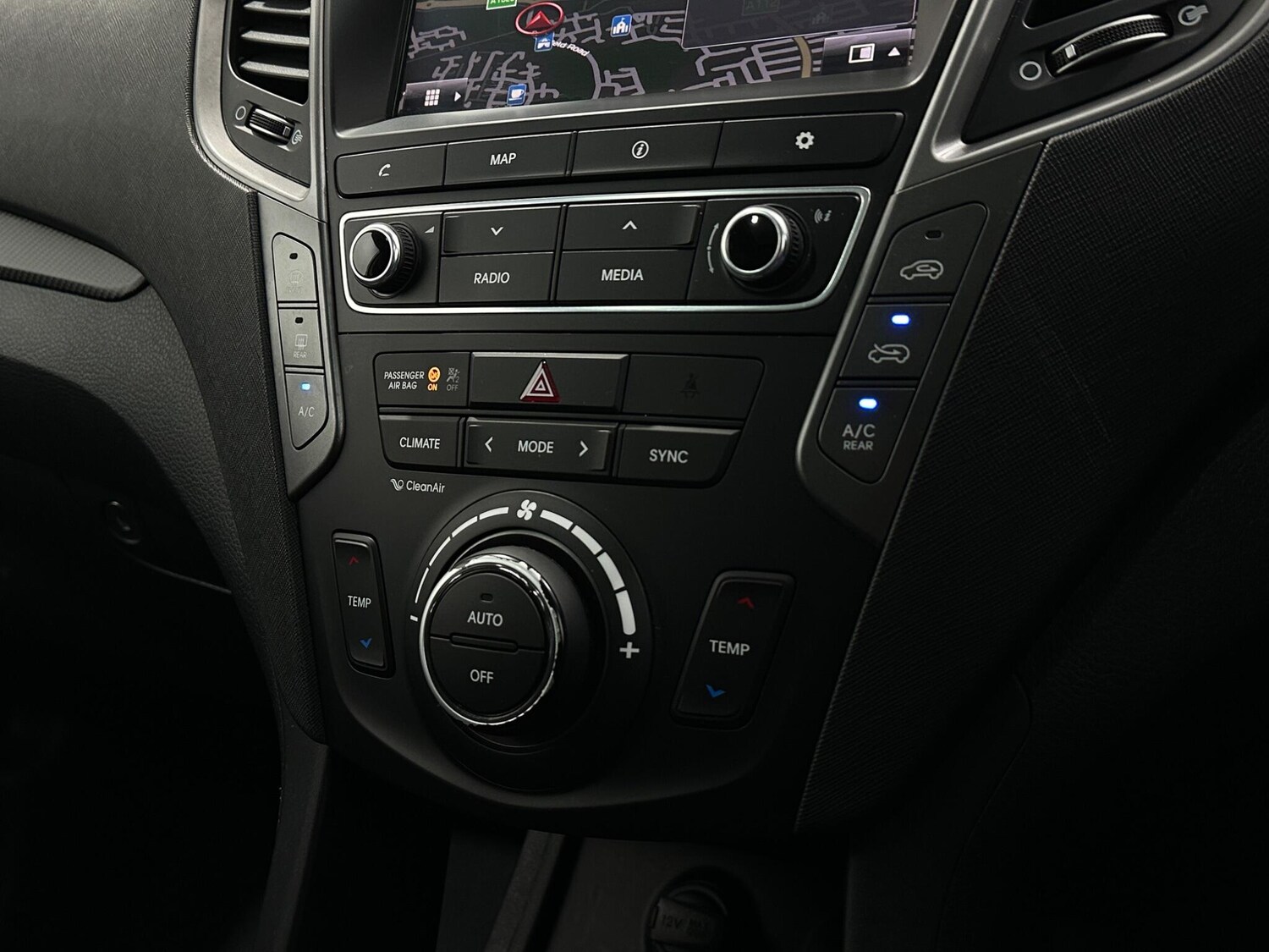 Used Hyundai Santa Fe 2018 for sale - 78020114: Photo 24