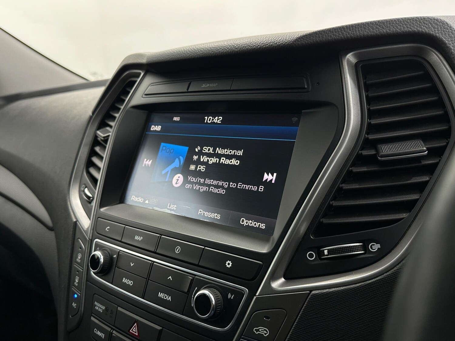 Used Hyundai Santa Fe 2018 for sale - 78020114: Photo 28