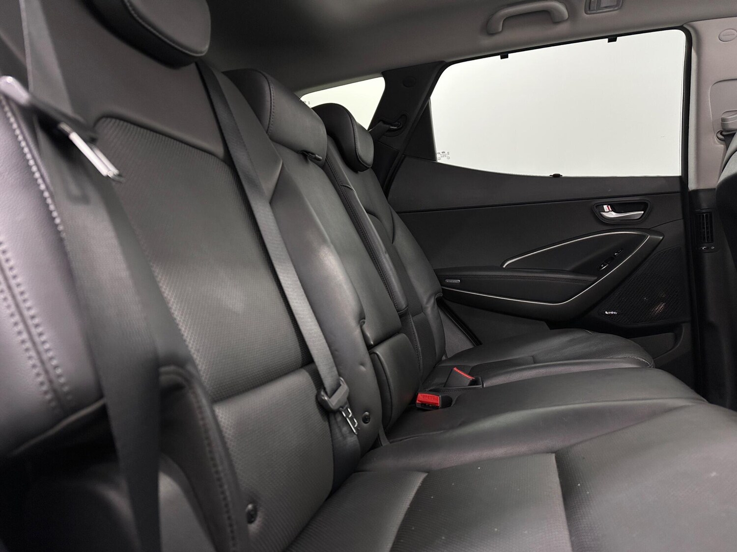 Used Hyundai Santa Fe 2018 for sale - 78020114: Photo 44